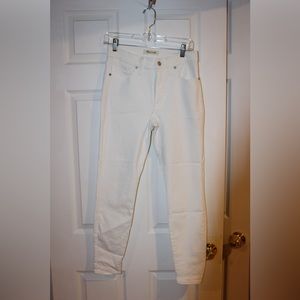 Madewell very lightly worn white 9” high rise skinny jeans size 28